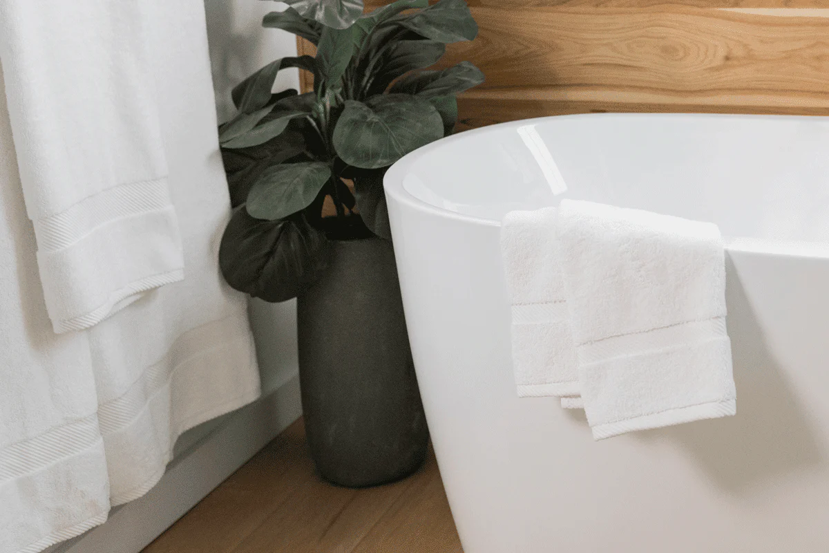 Comphy PlushSpa™ Bath Towel Set - Image 3